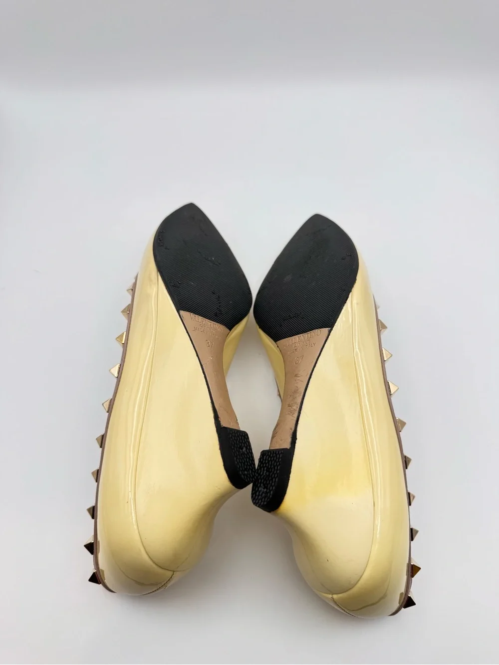 Valentino Garavani Rockstud Patent Leather Wedge Pumps EU 37